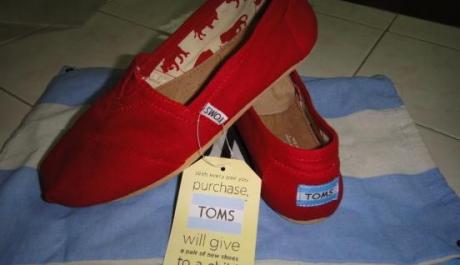Red TOMS FLAT Authentic photo