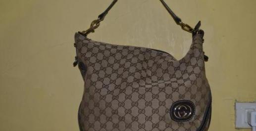 Gucci Shoulder BAg With Serial Number photo