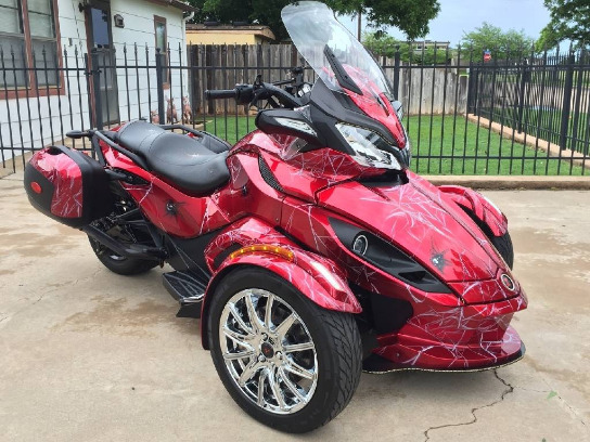 2013 CAN-AM in like new condition.;CONTACT ME ON .WHATSAPP VIA : +447447243805 photo