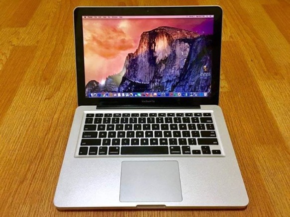 Apple MacBook Pro Core 2 duo 2.4ghz 2010 13.3 inch photo