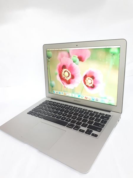 MacBook Air (13-inch 2011) photo